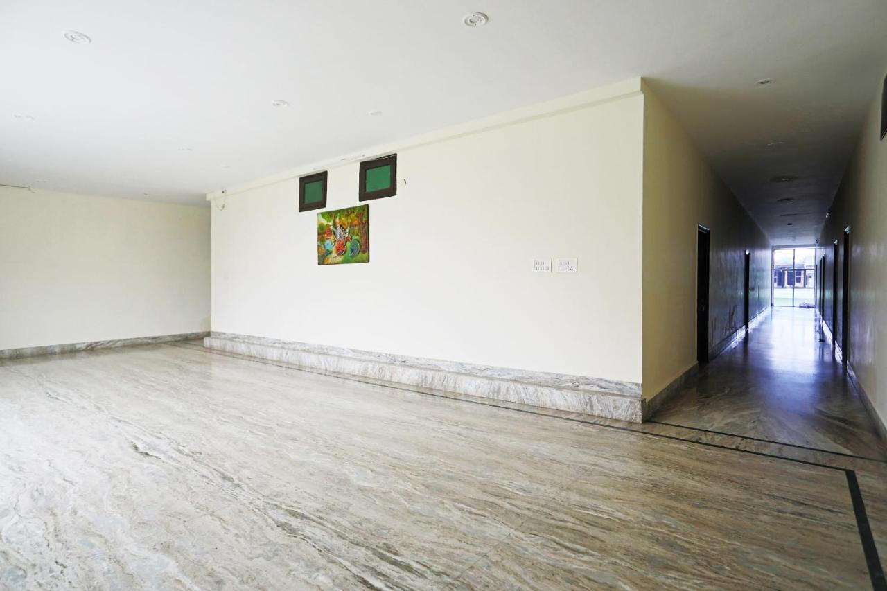 Hotel Oyo 30240 Shri Radha Palace Mathura Zewnętrze zdjęcie