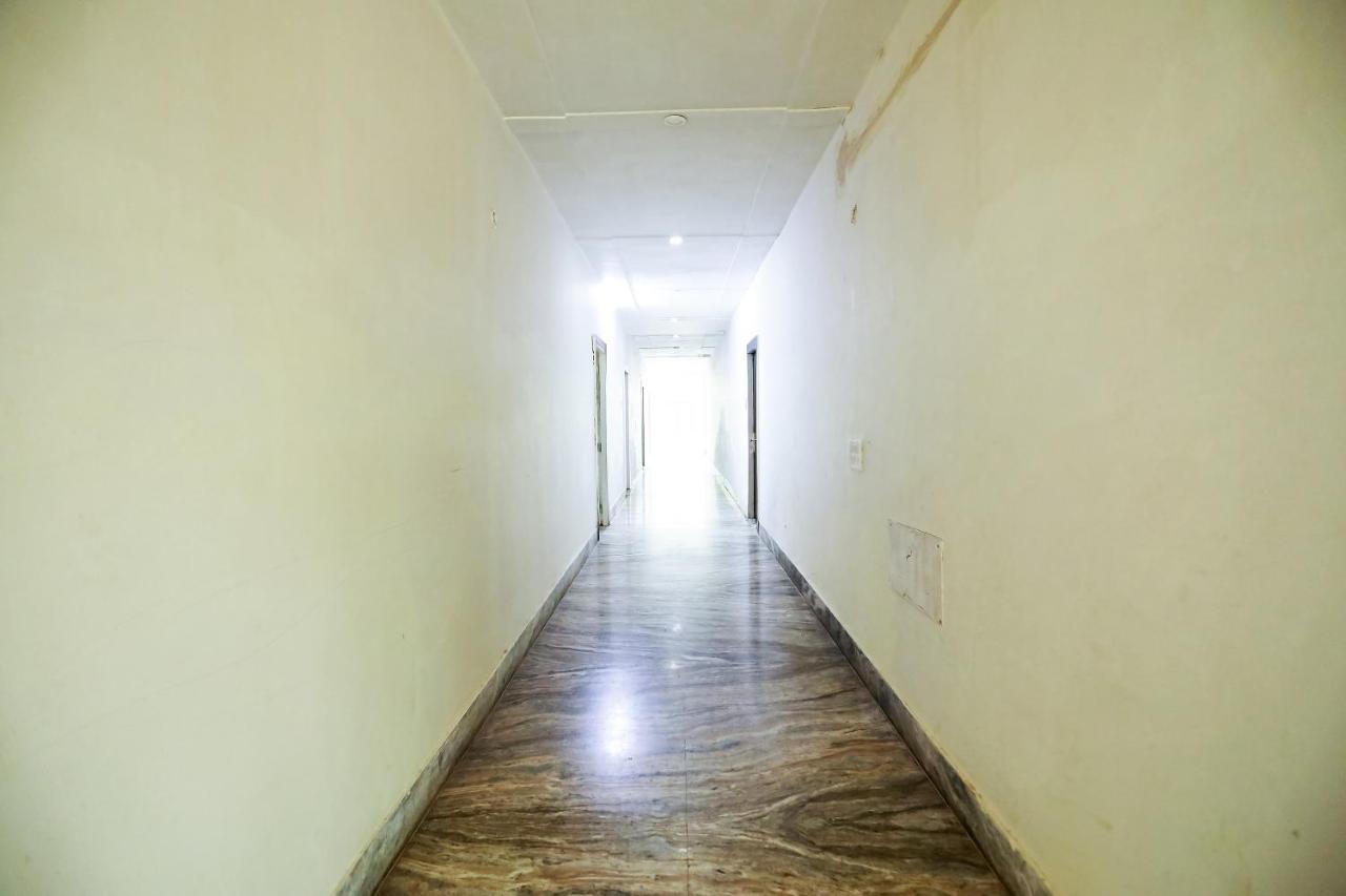 Hotel Oyo 30240 Shri Radha Palace Mathura Zewnętrze zdjęcie