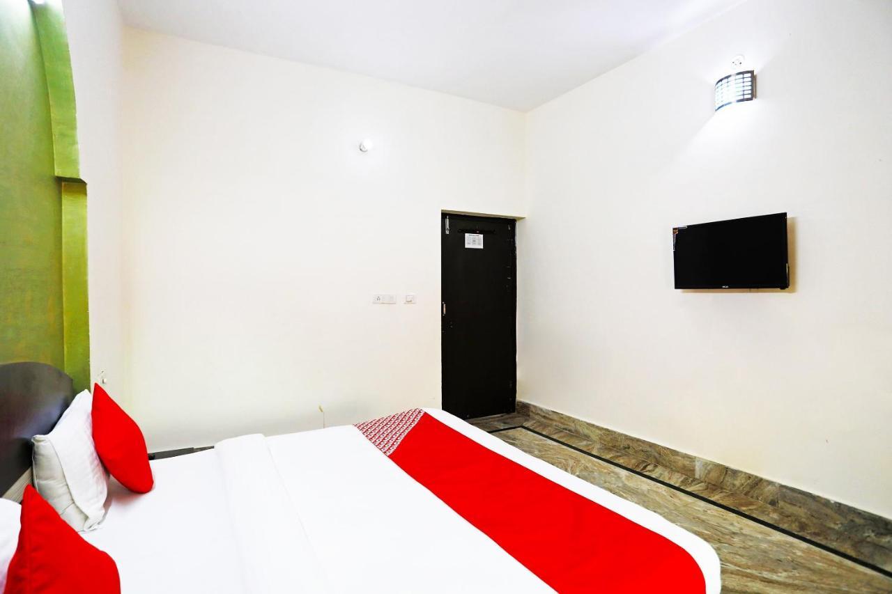 Hotel Oyo 30240 Shri Radha Palace Mathura Zewnętrze zdjęcie