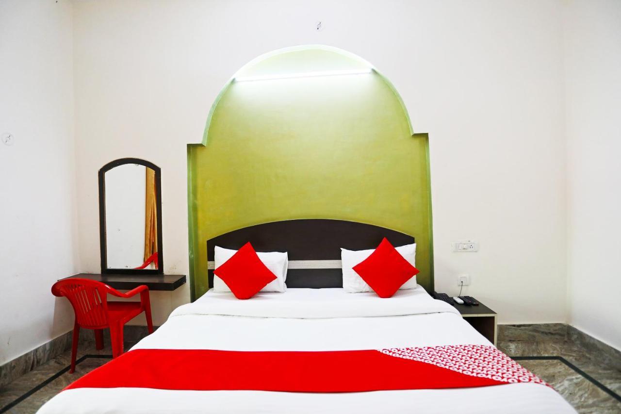Hotel Oyo 30240 Shri Radha Palace Mathura Zewnętrze zdjęcie