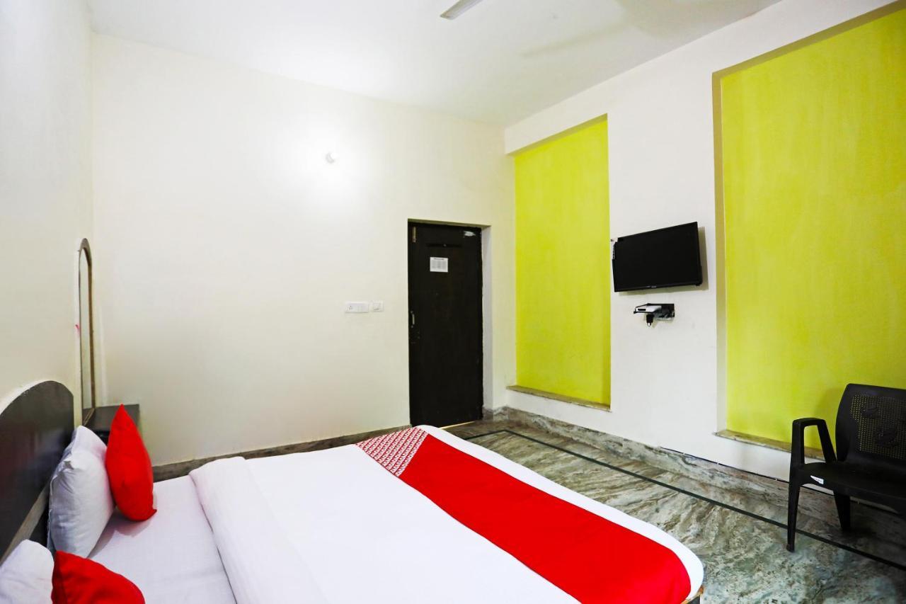 Hotel Oyo 30240 Shri Radha Palace Mathura Zewnętrze zdjęcie